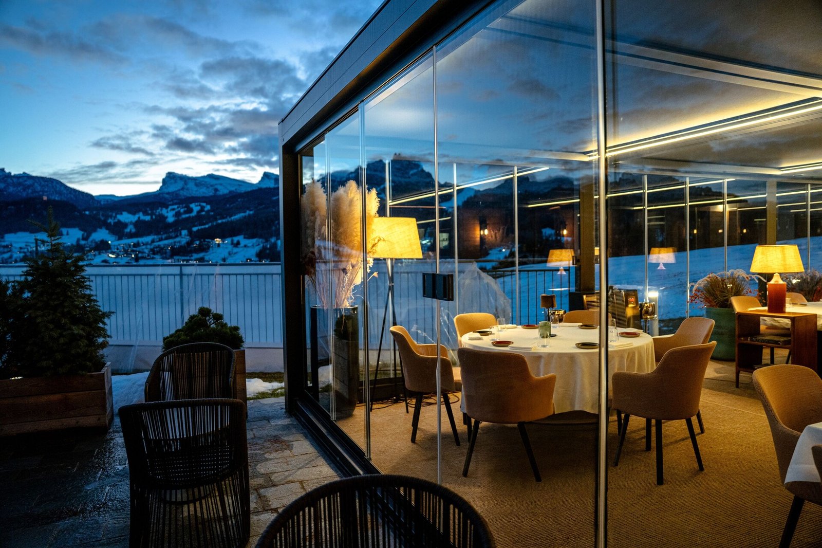 Casa Guargne', at the table