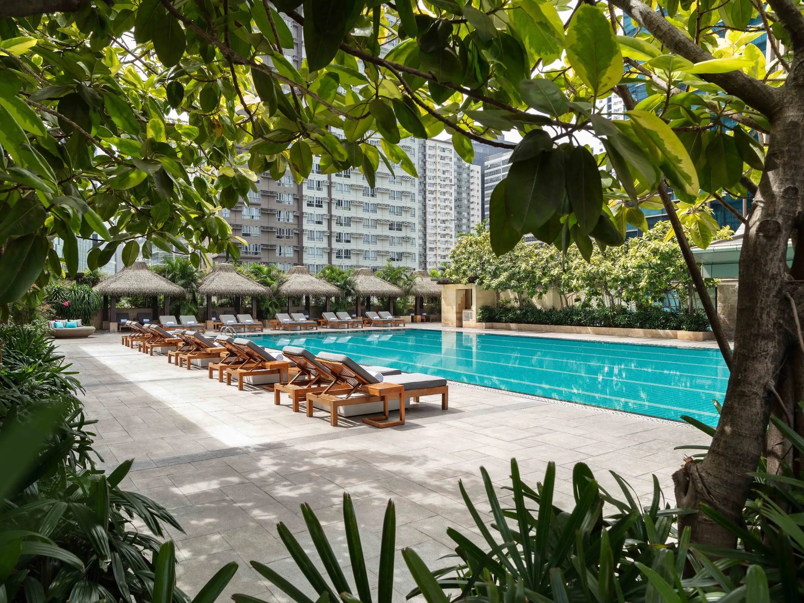 Grand Hyatt Manila, the pool