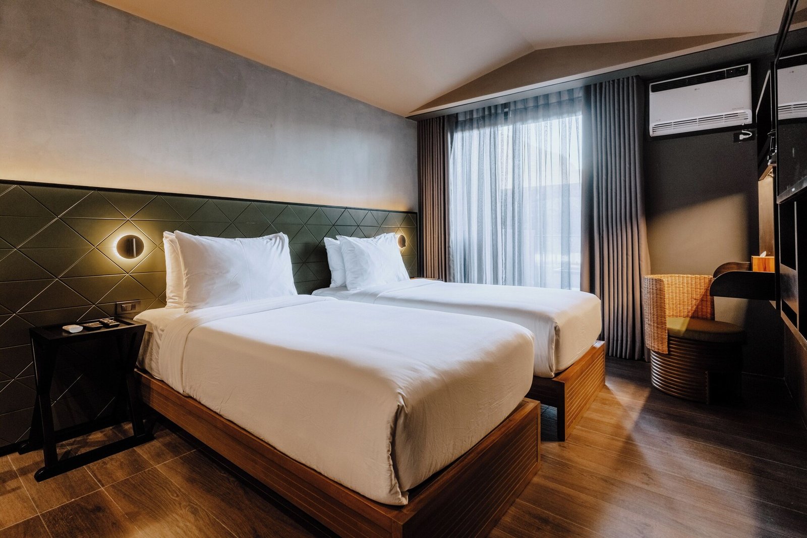 The Funny Lion, rooms