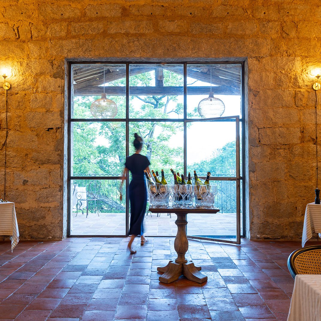 Le Hameau de Saparale, at the table