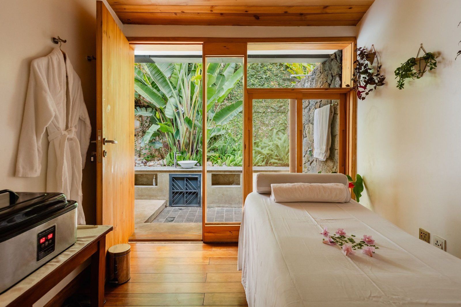Hemingways Retreat Kigali, the spa