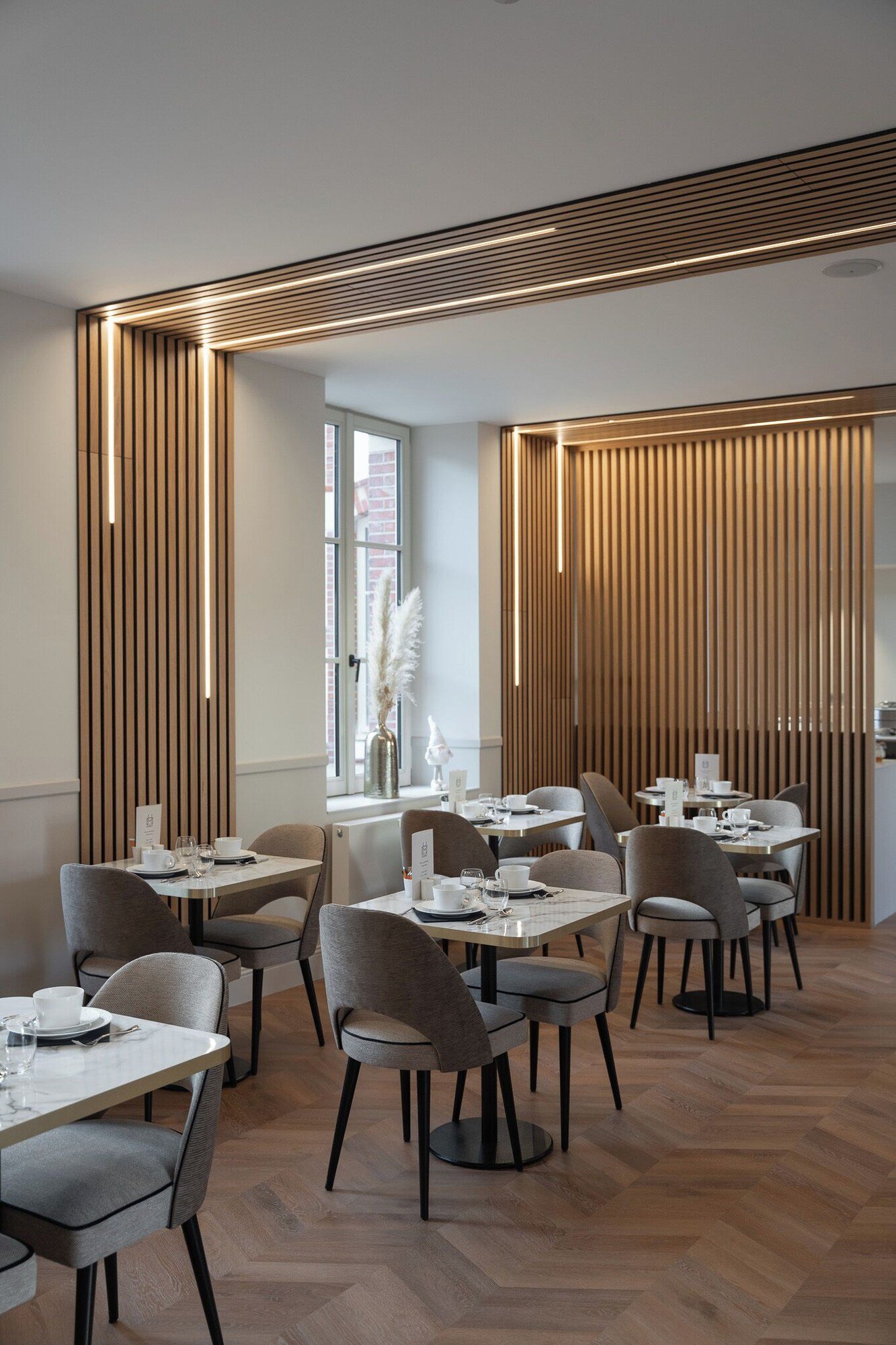 Hôtel Margaux, at the table