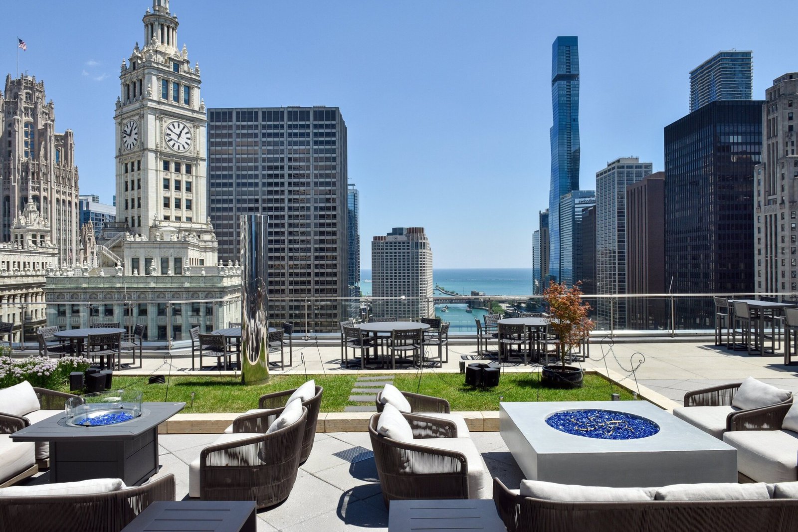 Trump International Hotel & Tower — vibe