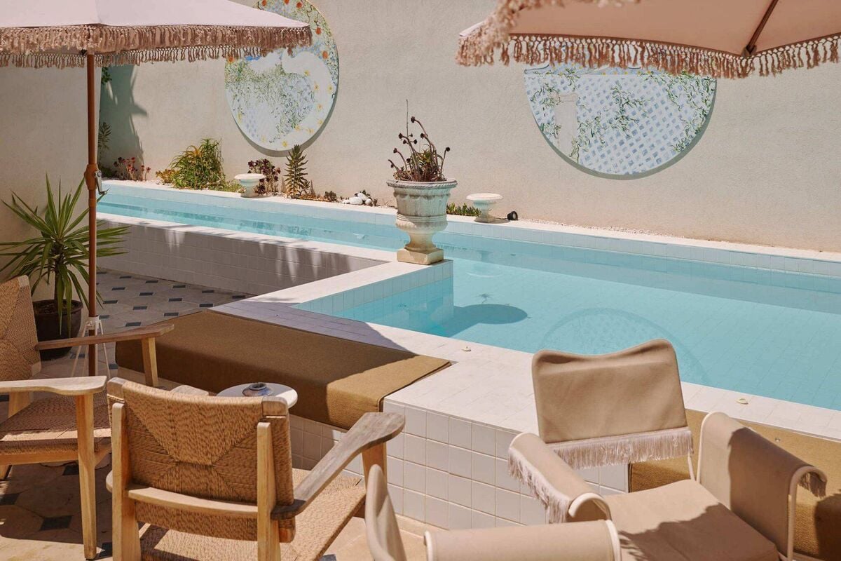 Lilou, the pool