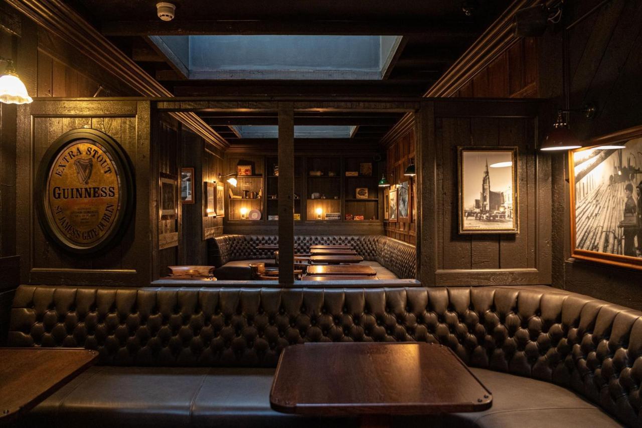 The Dean Docklands - Formerly The Mayson, the bottle boy & courtyard
