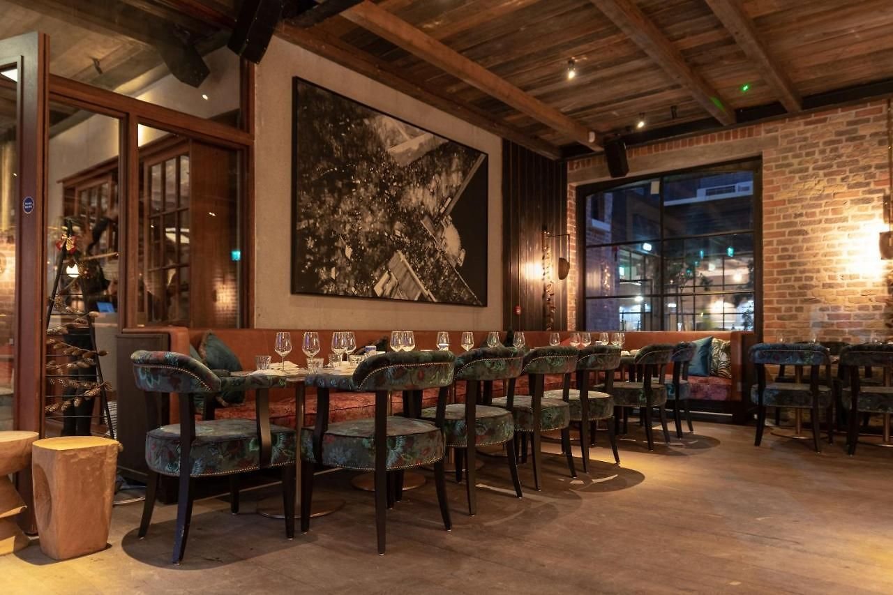 The Dean Docklands - Formerly The Mayson, at the table