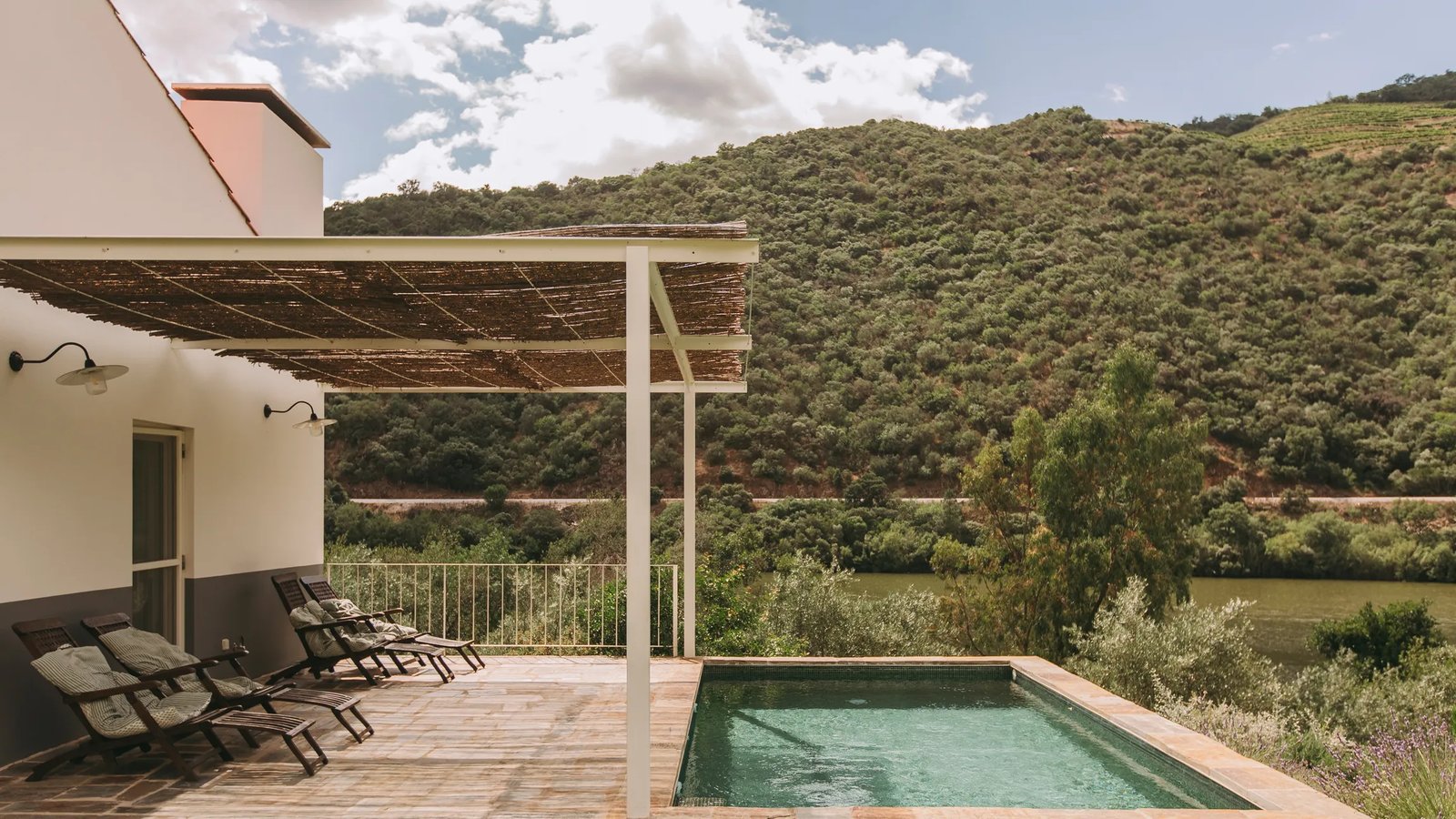 Ventozelo Hotel & Quinta, the private pool