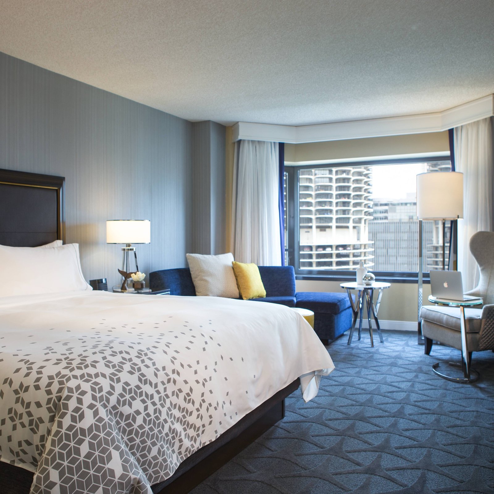 Renaissance Chicago Downtown Hotel — rooms