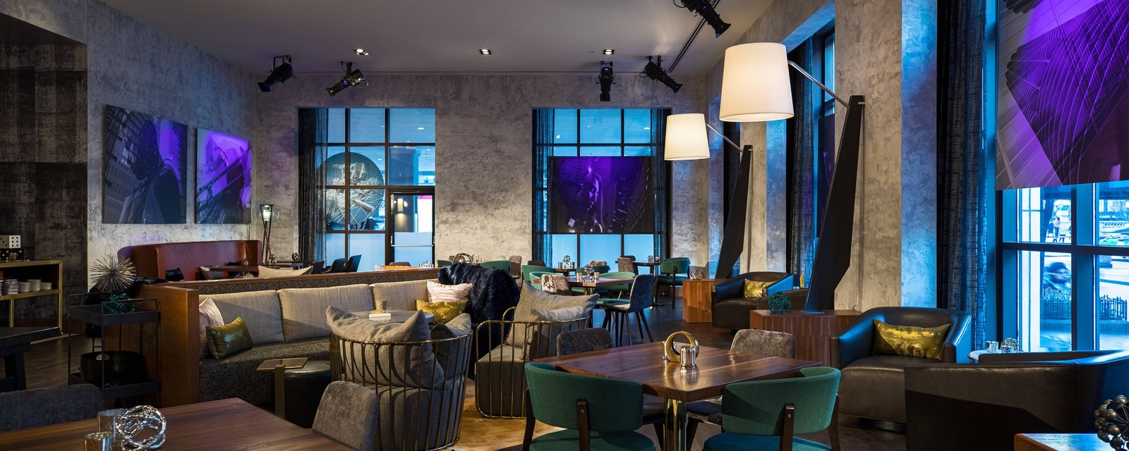 Renaissance Chicago Downtown Hotel, lobby lounge