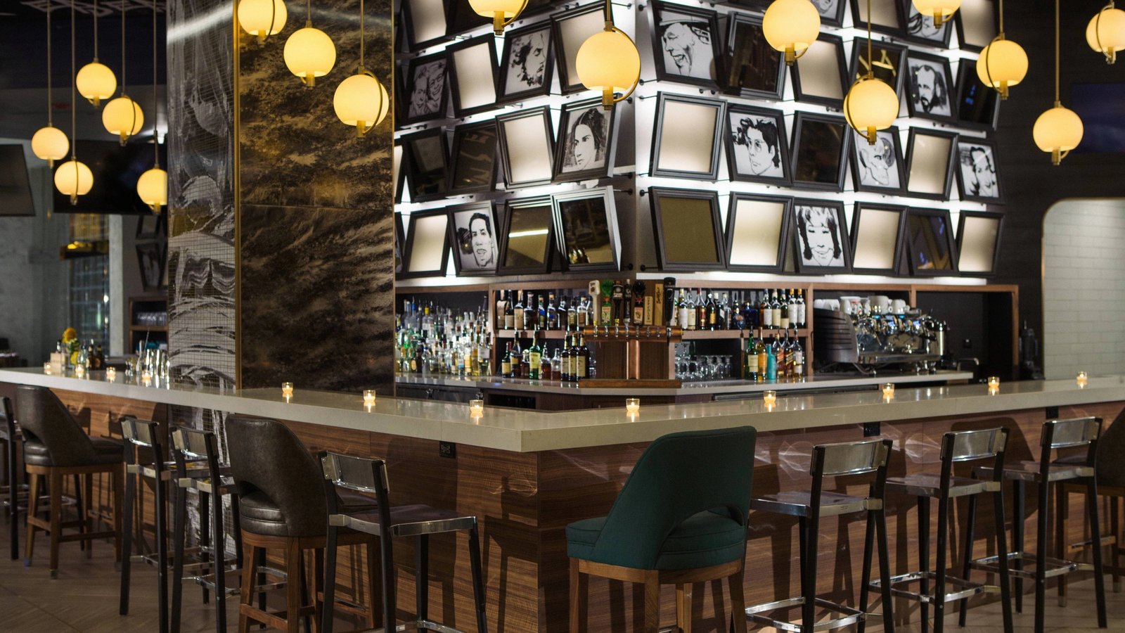 Renaissance Chicago Downtown Hotel — eat & drink