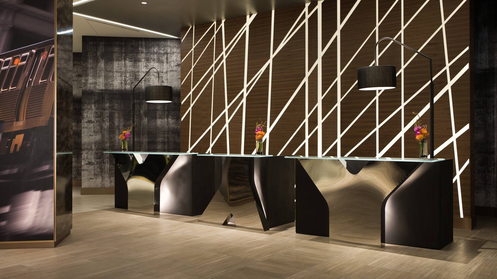 Renaissance Chicago Downtown Hotel — vibe