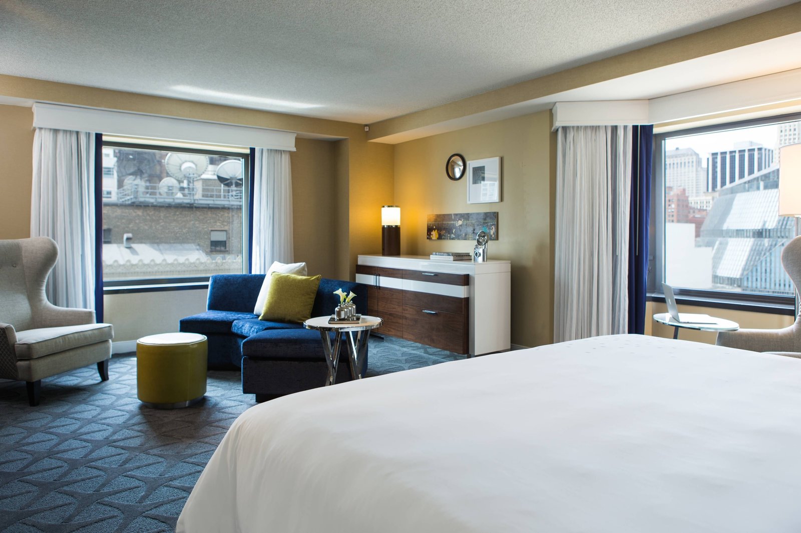 Renaissance Chicago Downtown Hotel — rooms