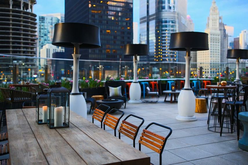 Renaissance Chicago Downtown Hotel — vibe