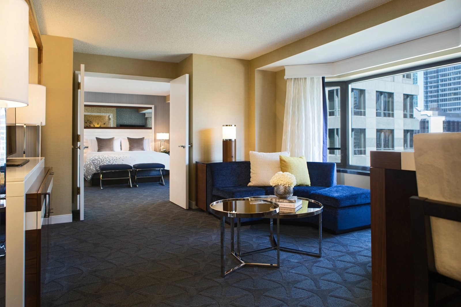 Renaissance Chicago Downtown Hotel — rooms