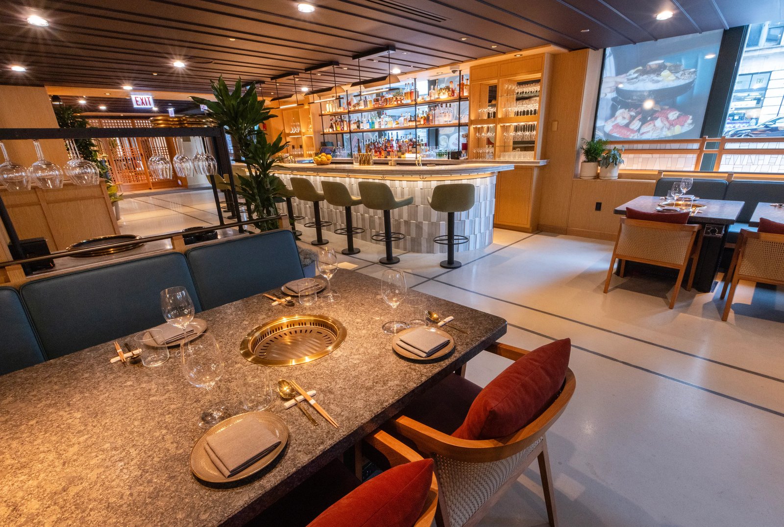 L7 Chicago by LOTTE — eat & drink