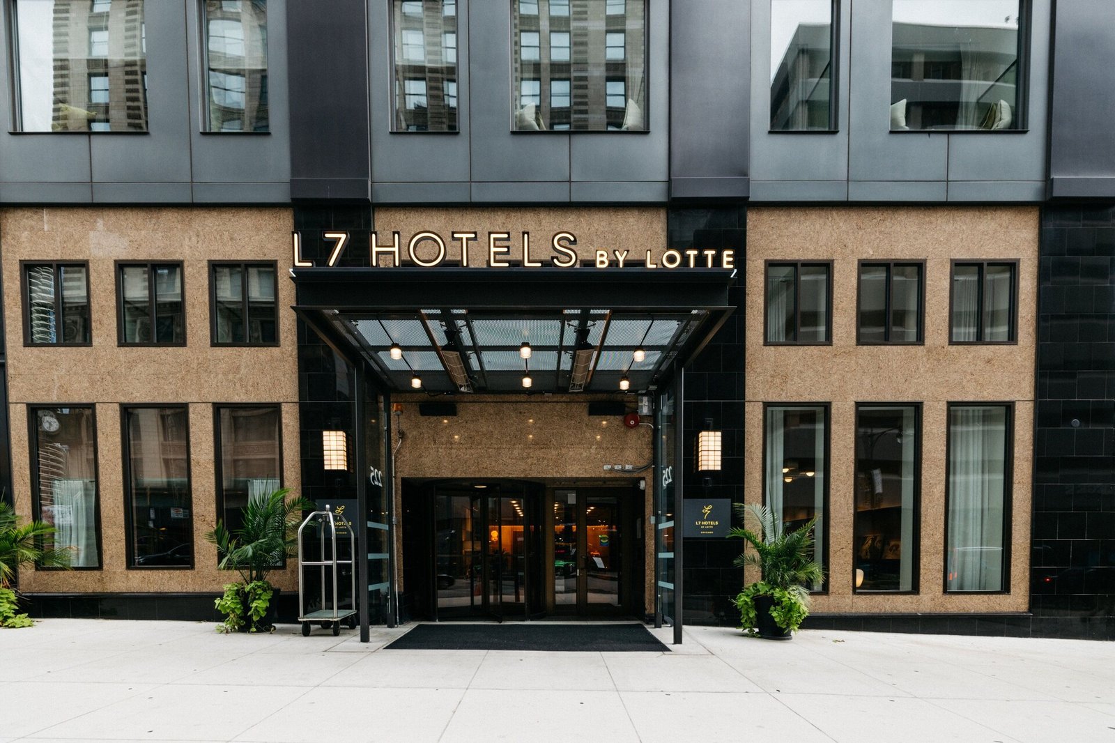 L7 Chicago by LOTTE — backstory
