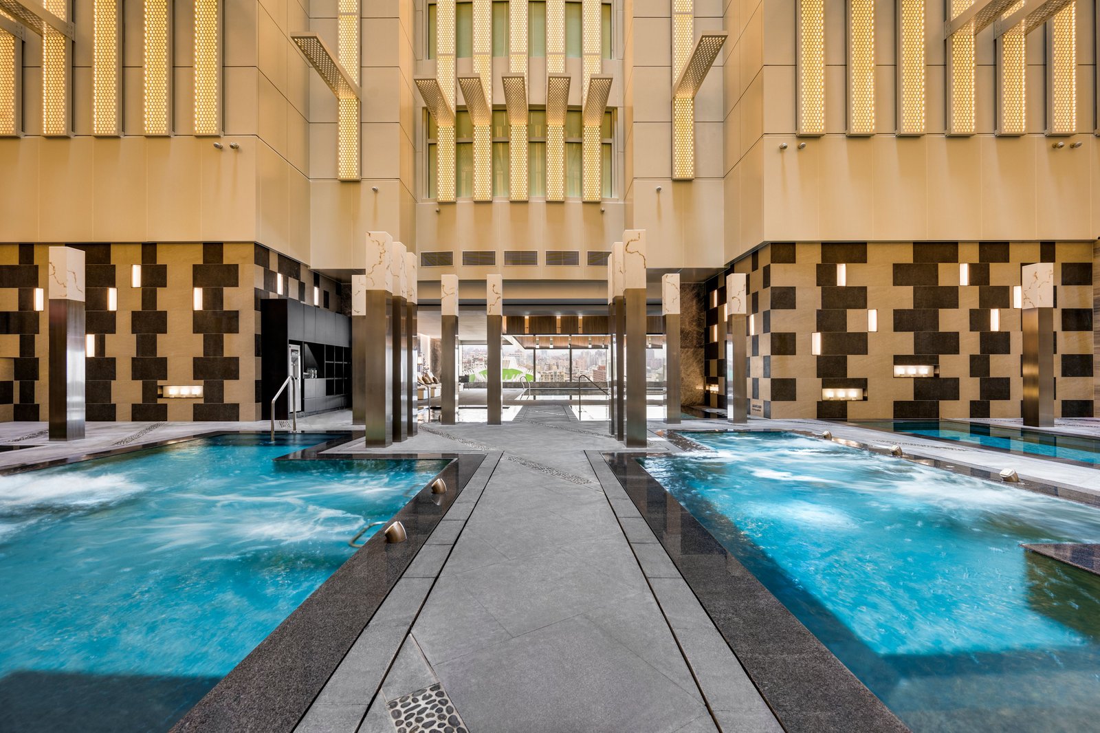 Kaohsiung Marriott Hotel, the pool