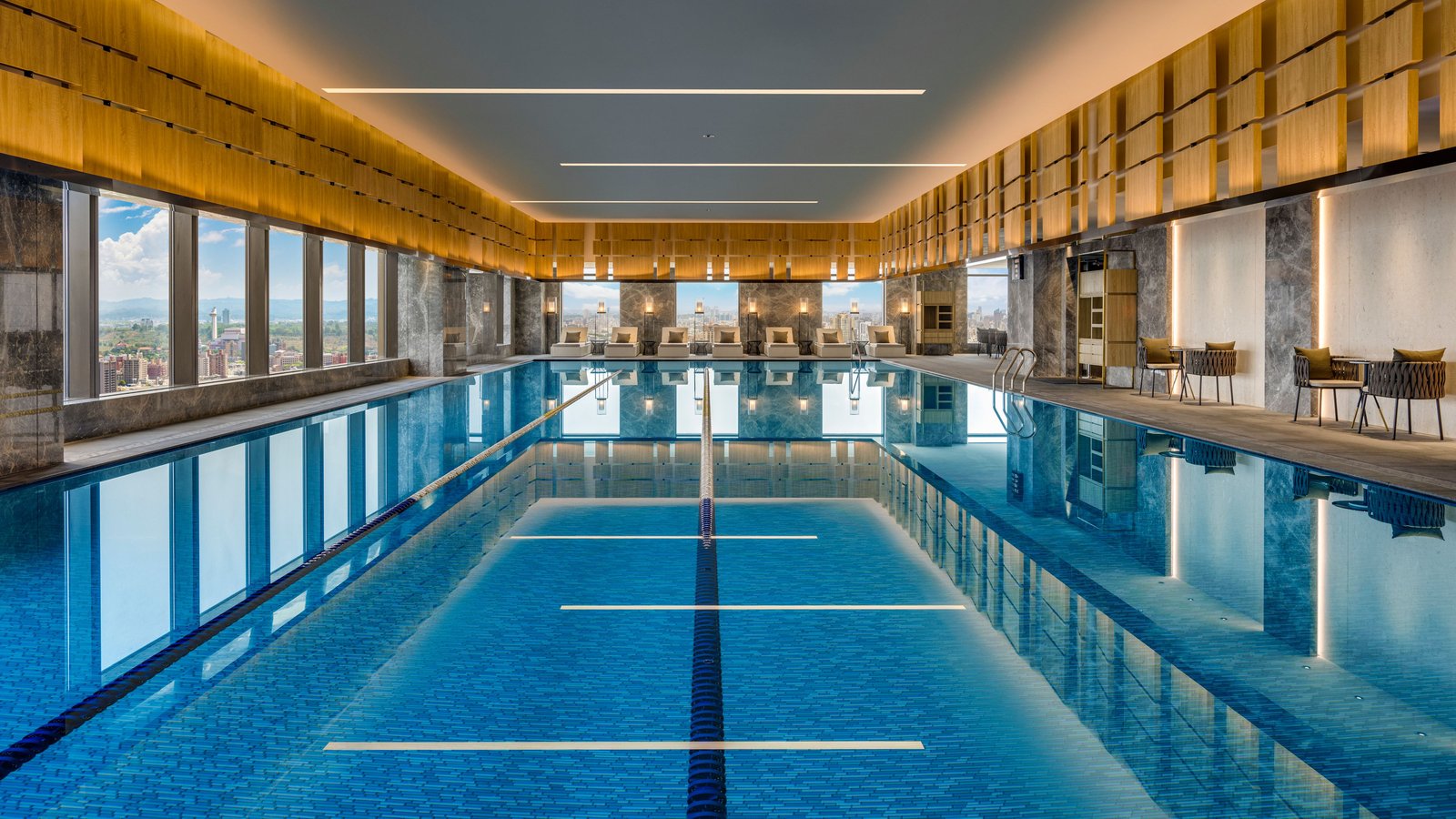 Kaohsiung Marriott Hotel, the pool