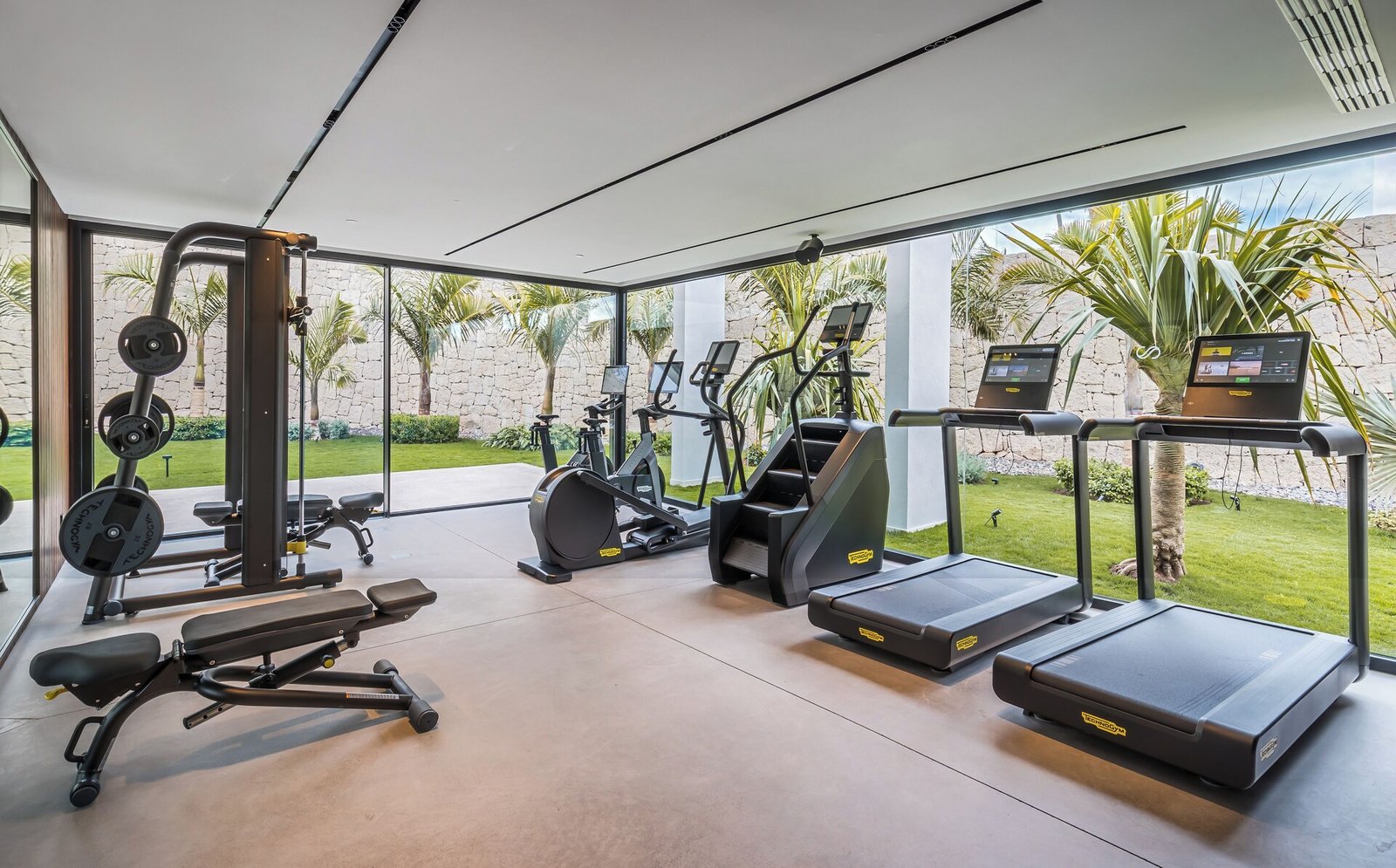 Royal Hideaway Corales Villas, the gym