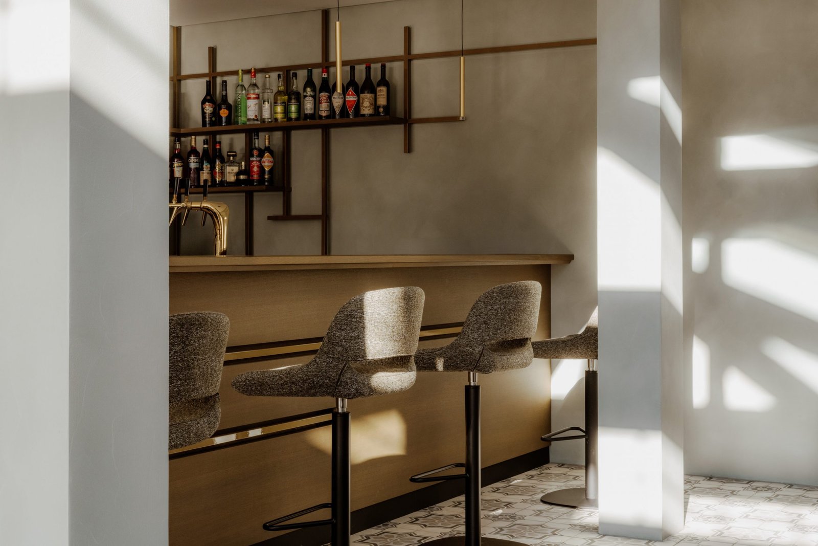 Auerhahn Hotel, bar im wintergarten