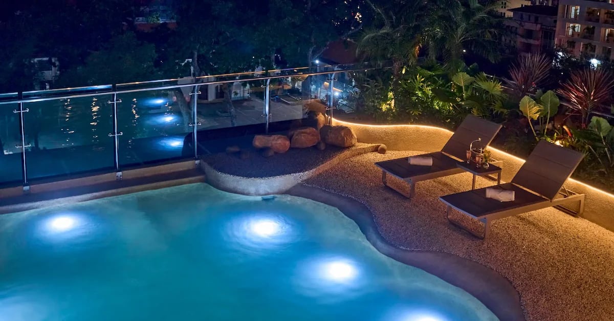 La Passion Sai Gon Hotel, the pool