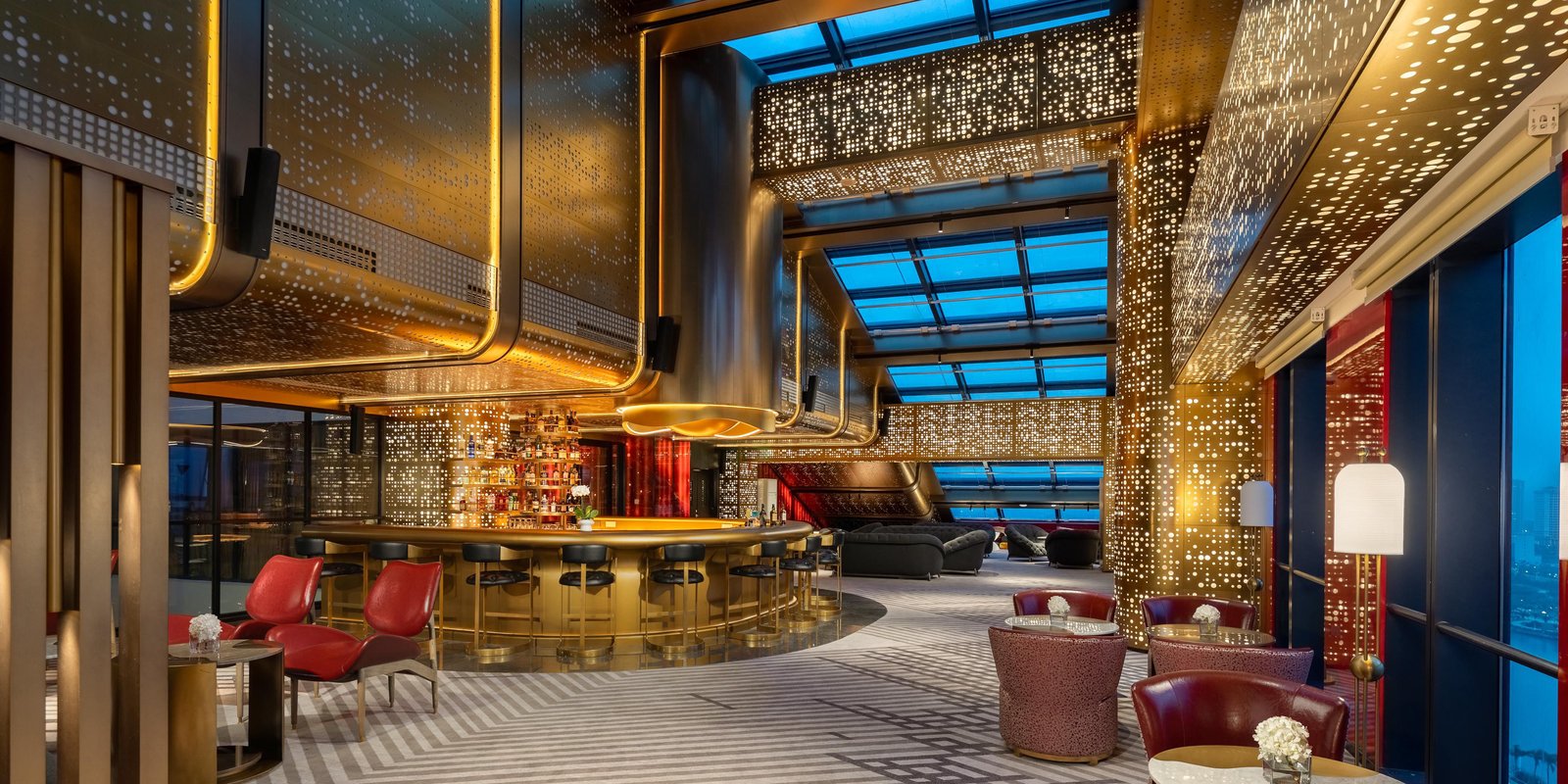 Hotel Indigo Zhuhai Hengqin By Ihg, red & gold lounge
