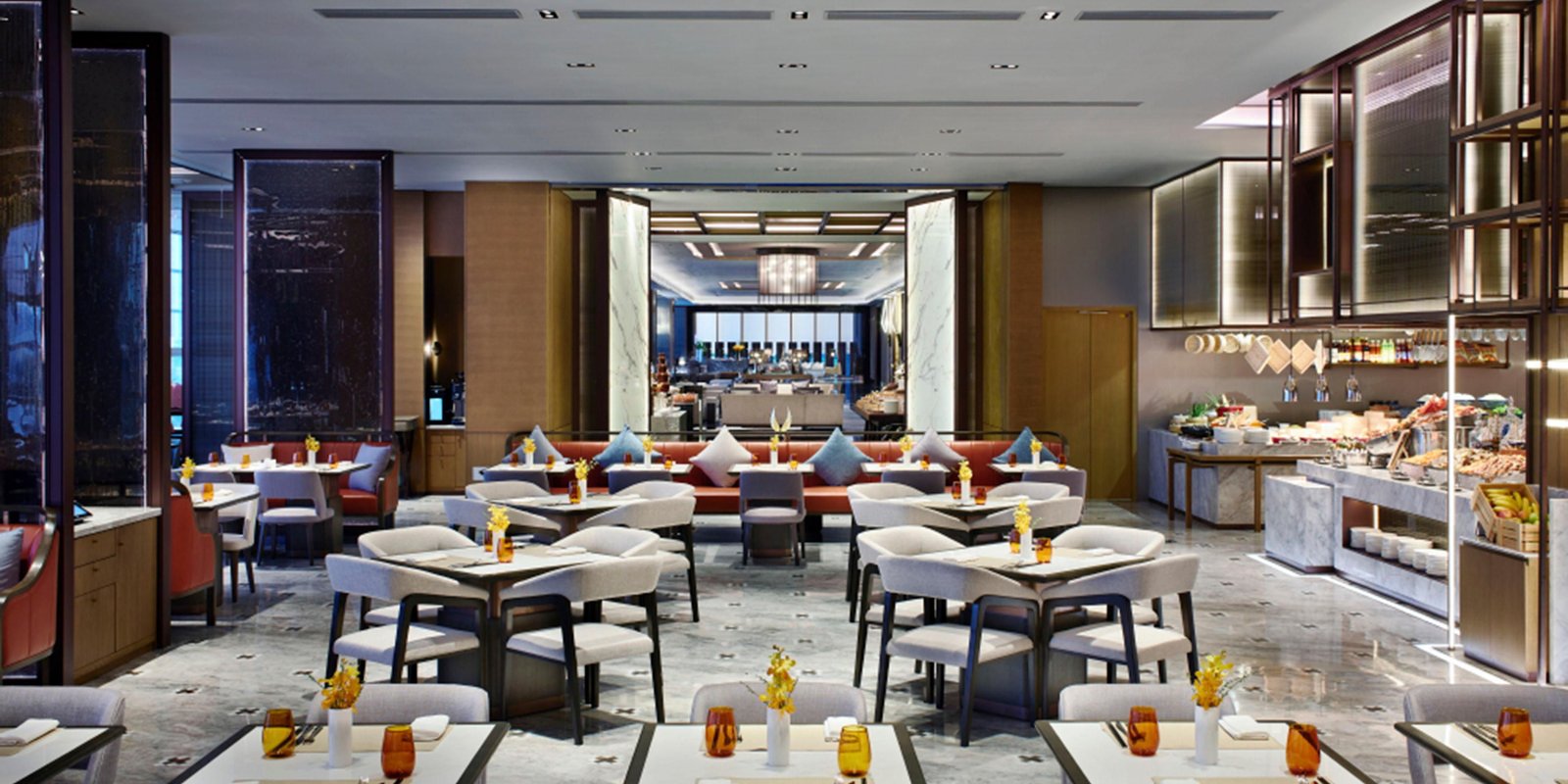 InterContinental Hotels ZHUHAI, at the table