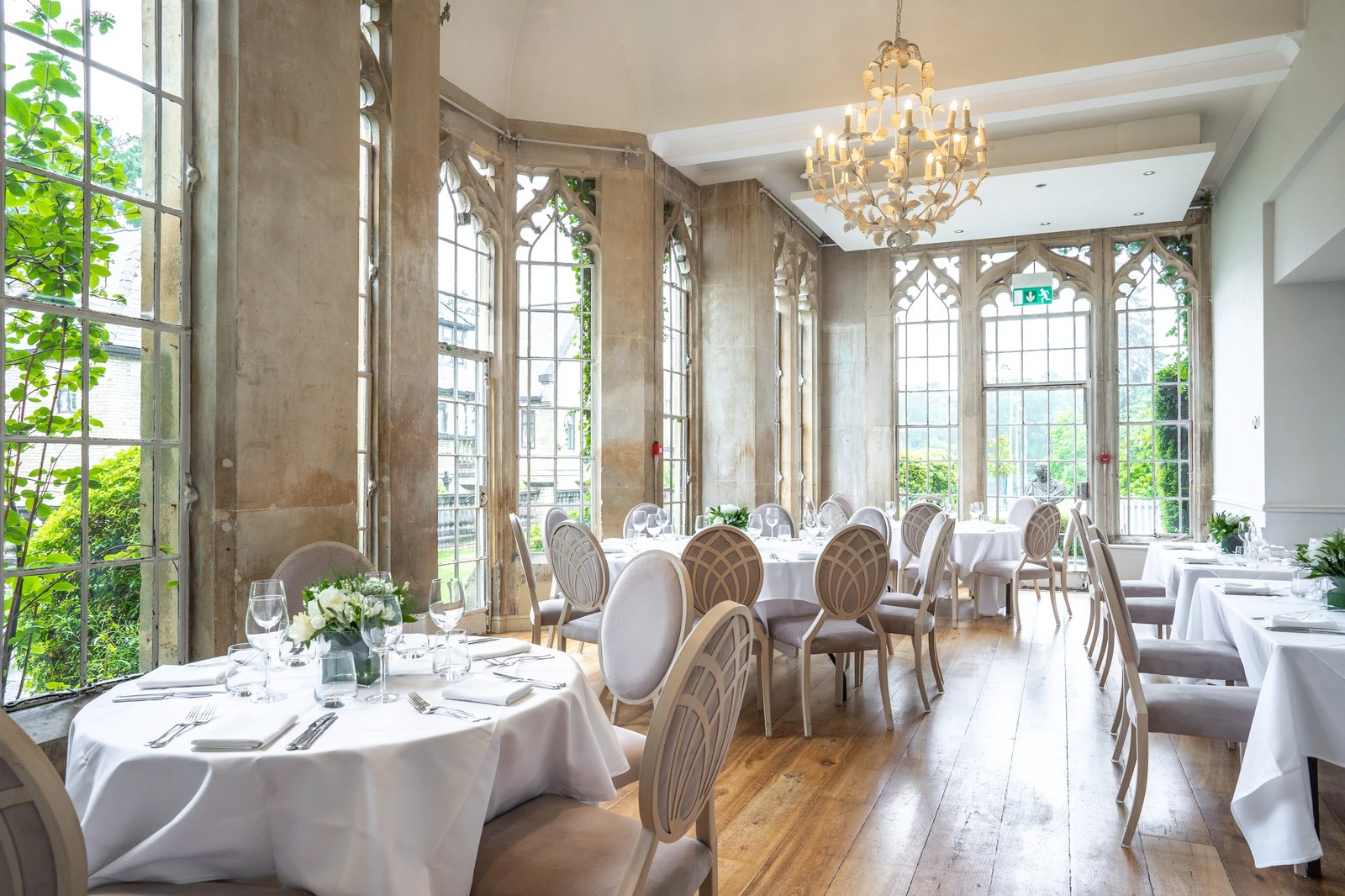 Foxhills Country Club – Golf Club & Resort, at the table
