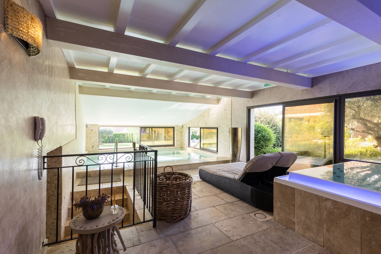 Hôtel La Bastide Saint Georges, the spa