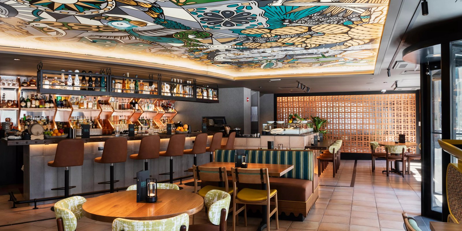 InterContinental Chicago Magnificent Mile — eat & drink