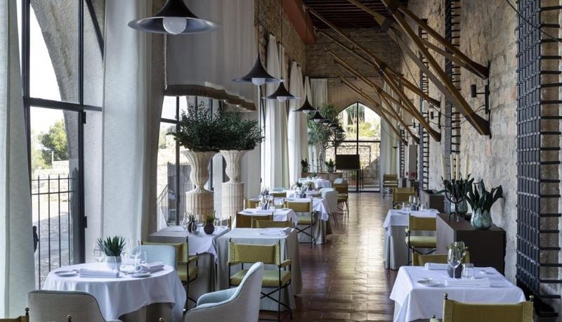 Parador de Jaén, at the table
