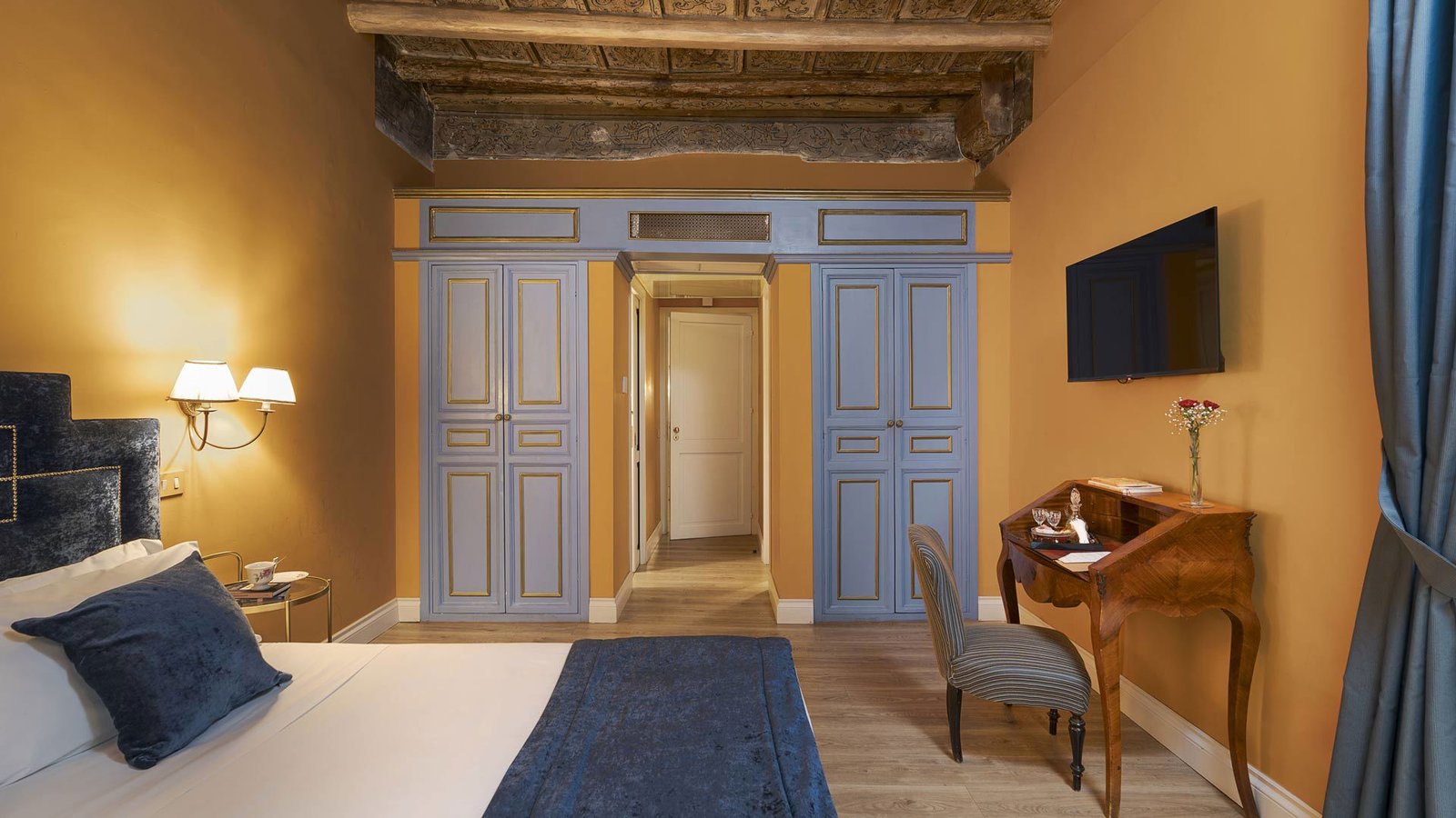 Palazzo Arone dei Baroni di Valentino, rooms