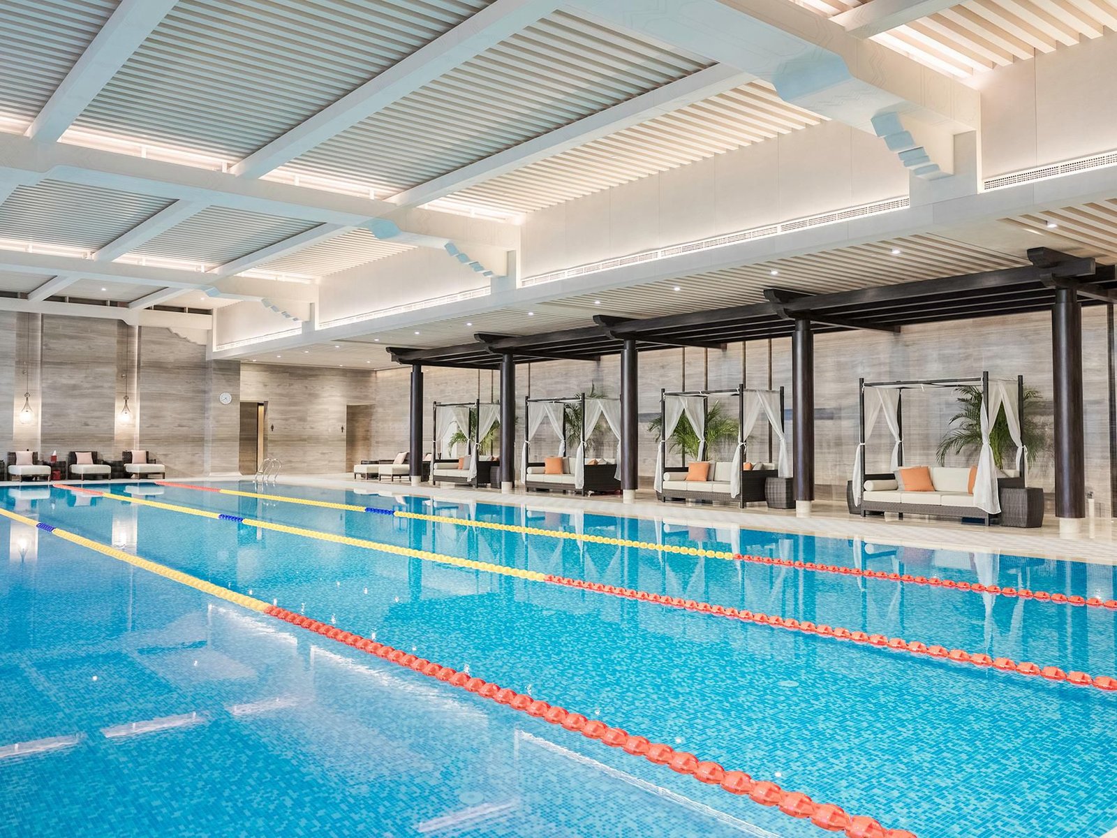 Hualuxe Beijing Xinan, the pool