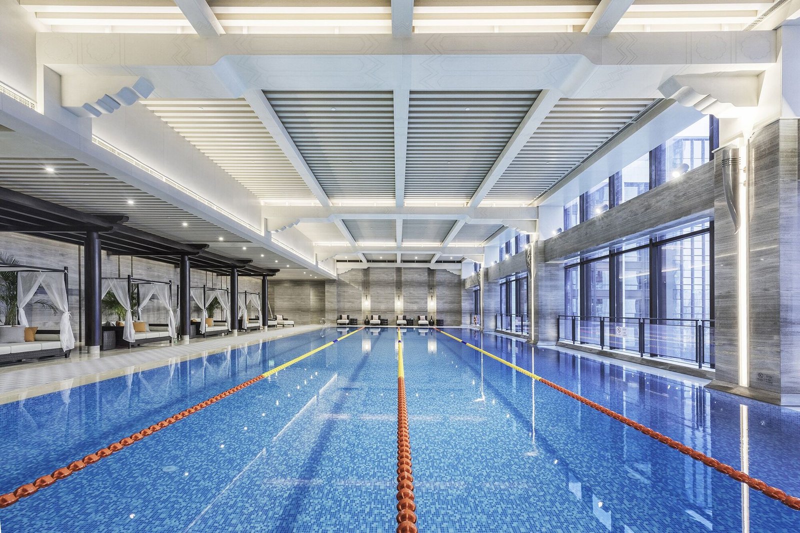 Hualuxe Beijing Xinan, the pool