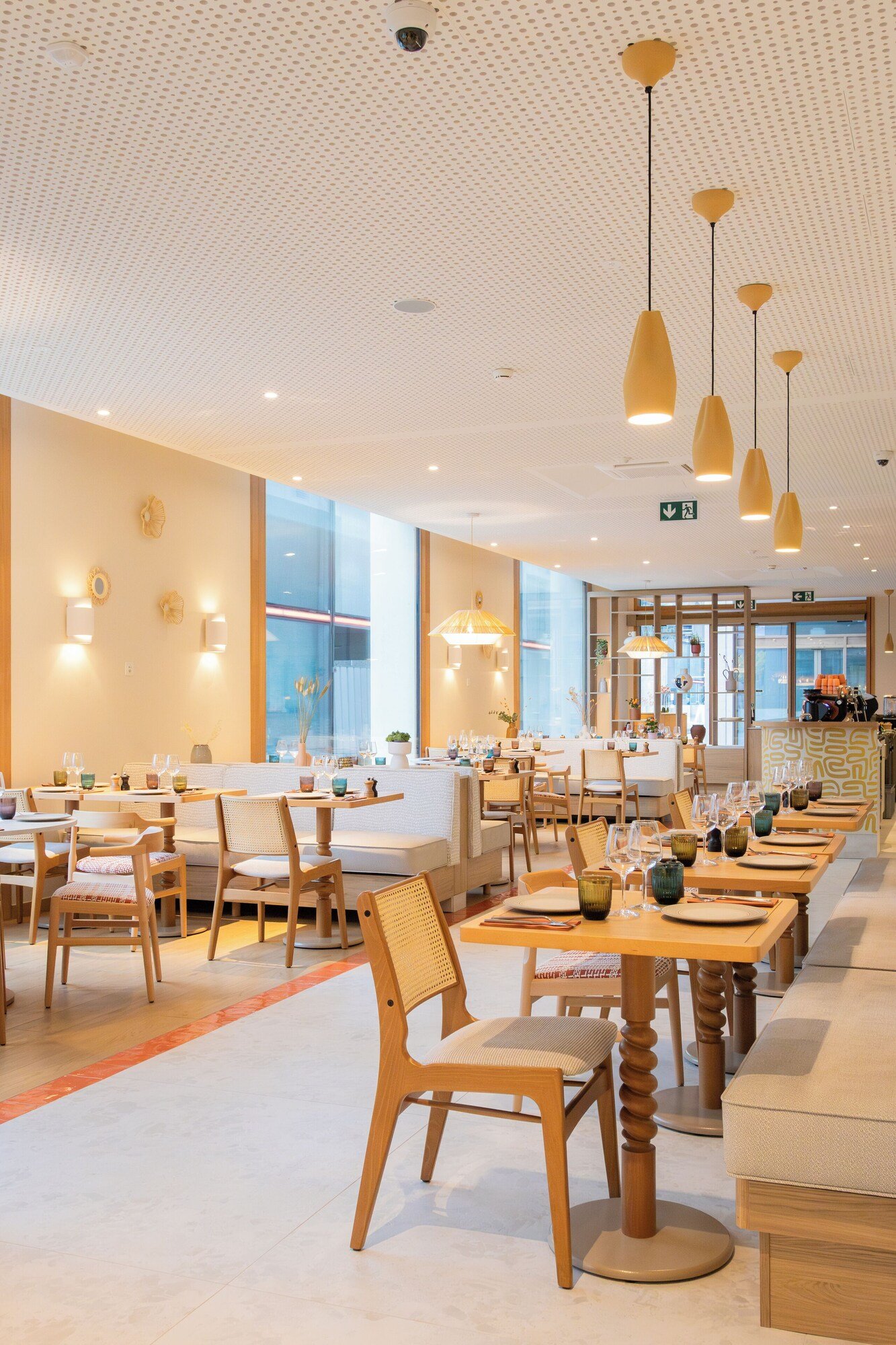 Hood, hood restaurant