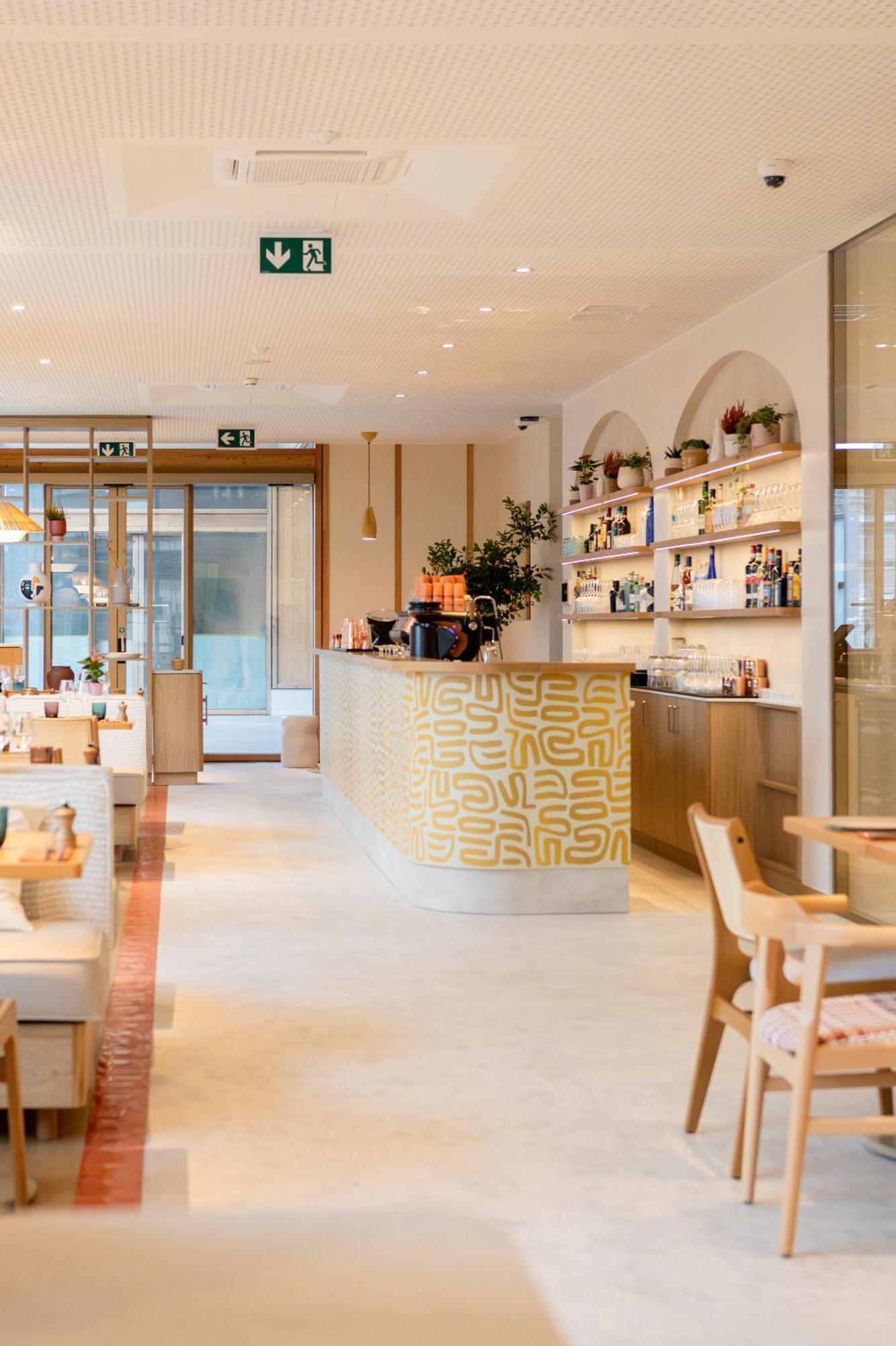 Hood, hood restaurant
