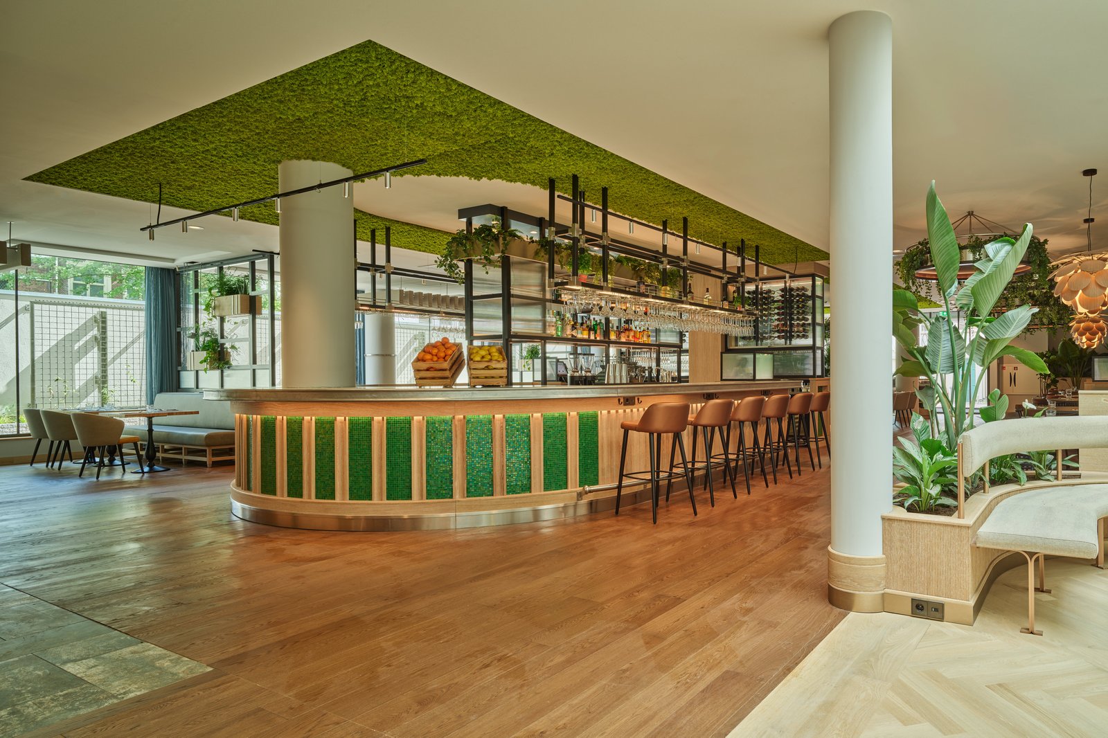 voco the Hague by IHG, botanica kitchen bar & lounge