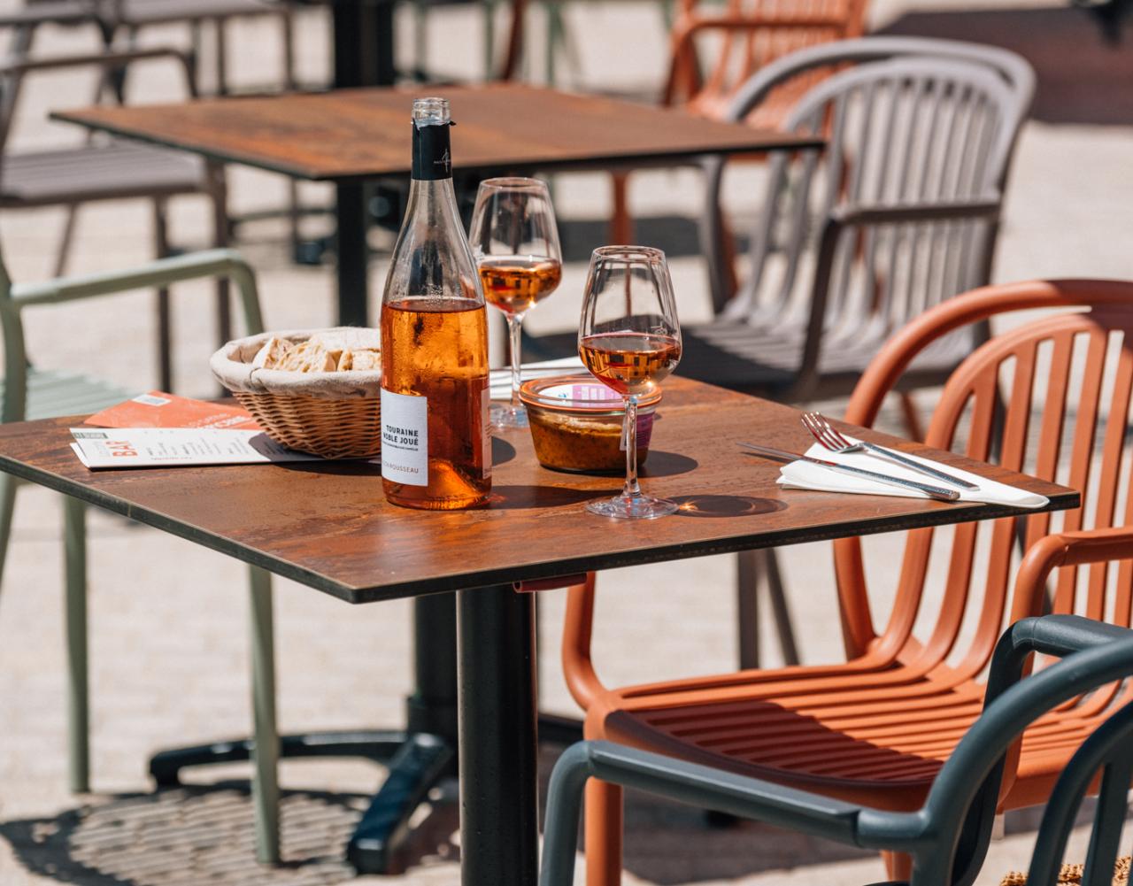 La Maison Rabelais, at the table