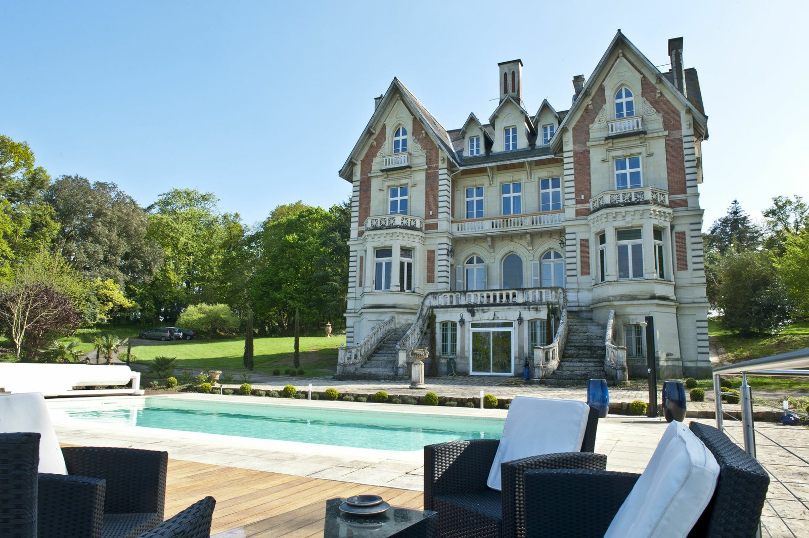 Château des Forges, the pool