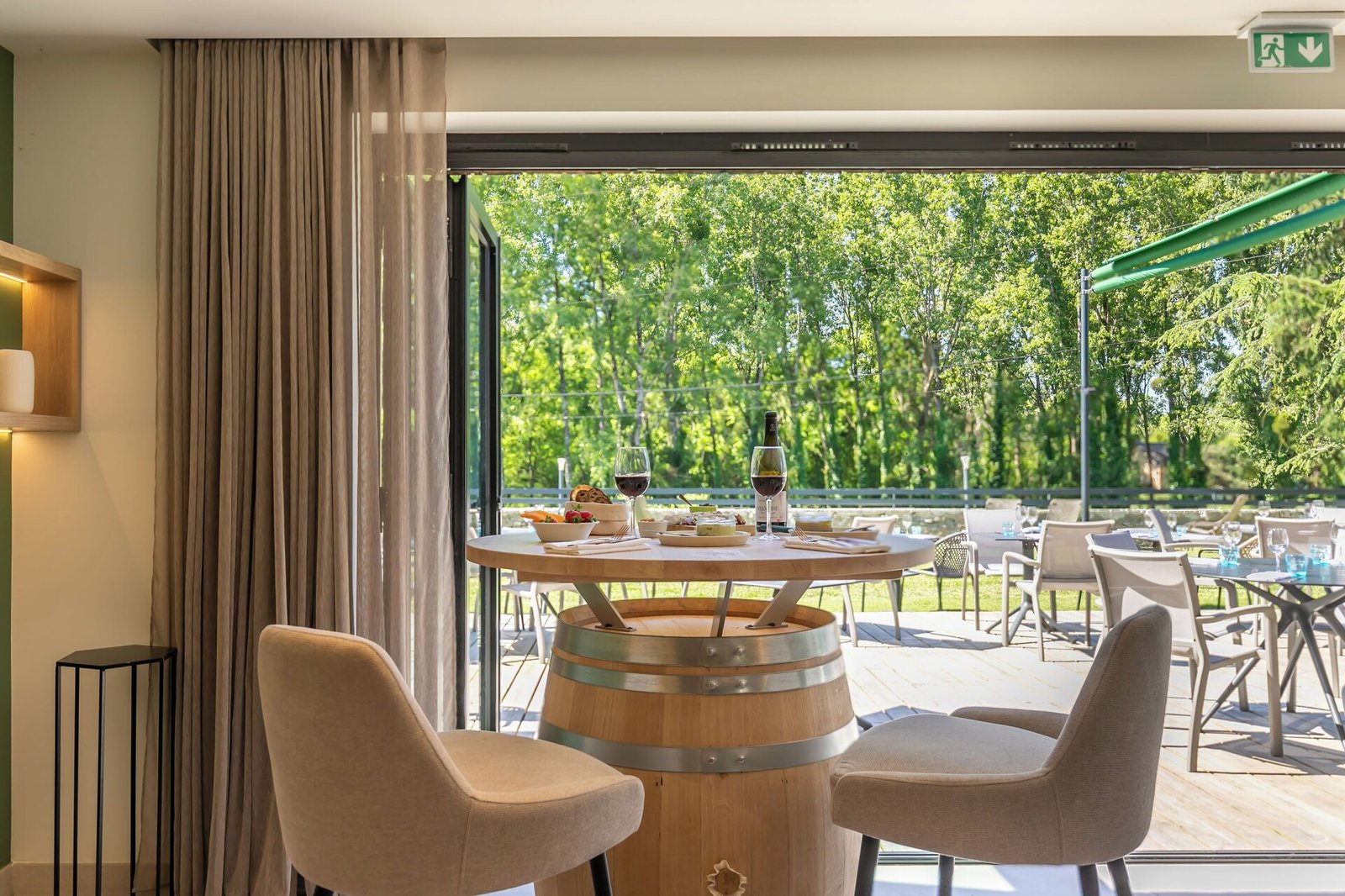 Auberge de la Caillère, at the table