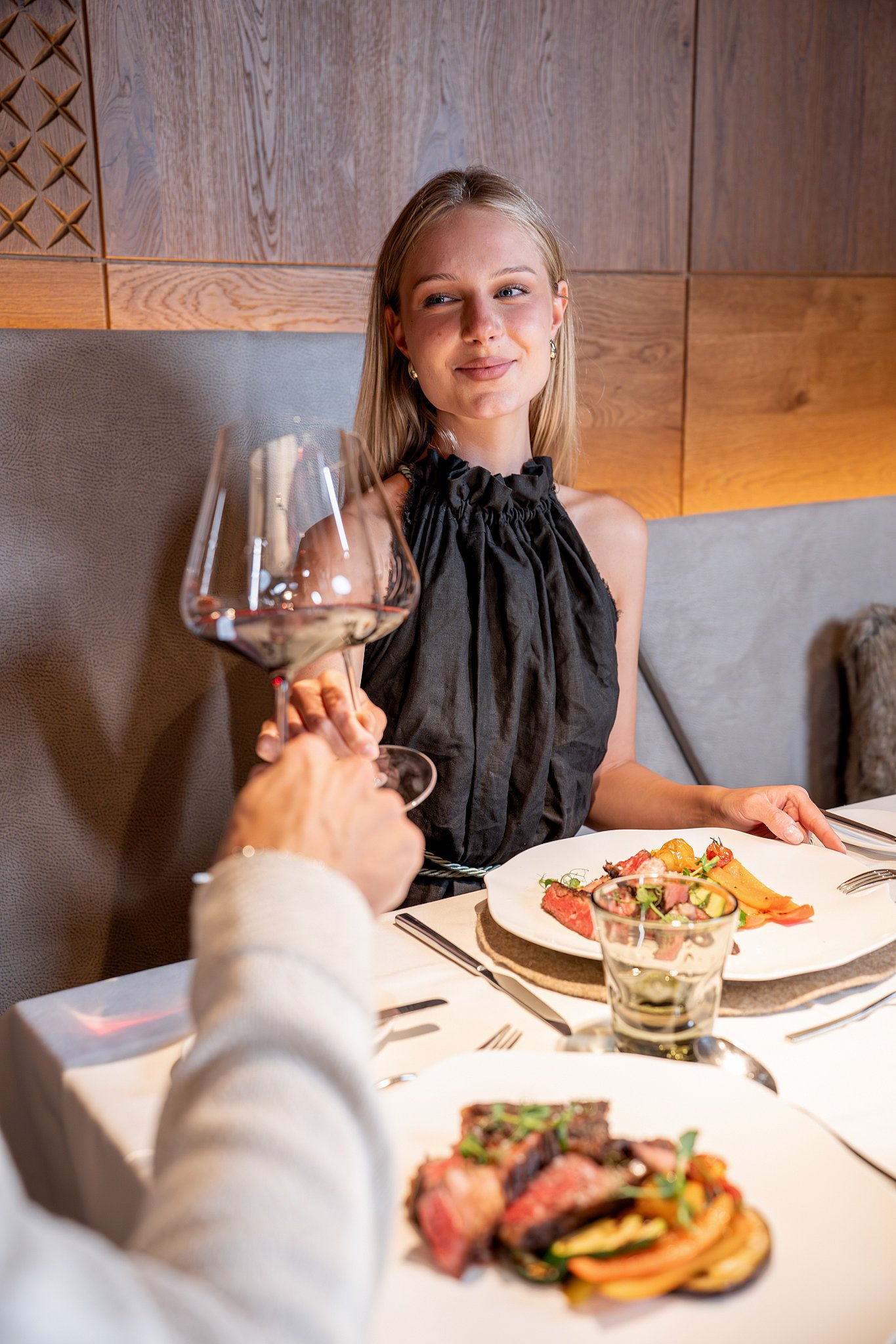 Hotel Touring, at the table