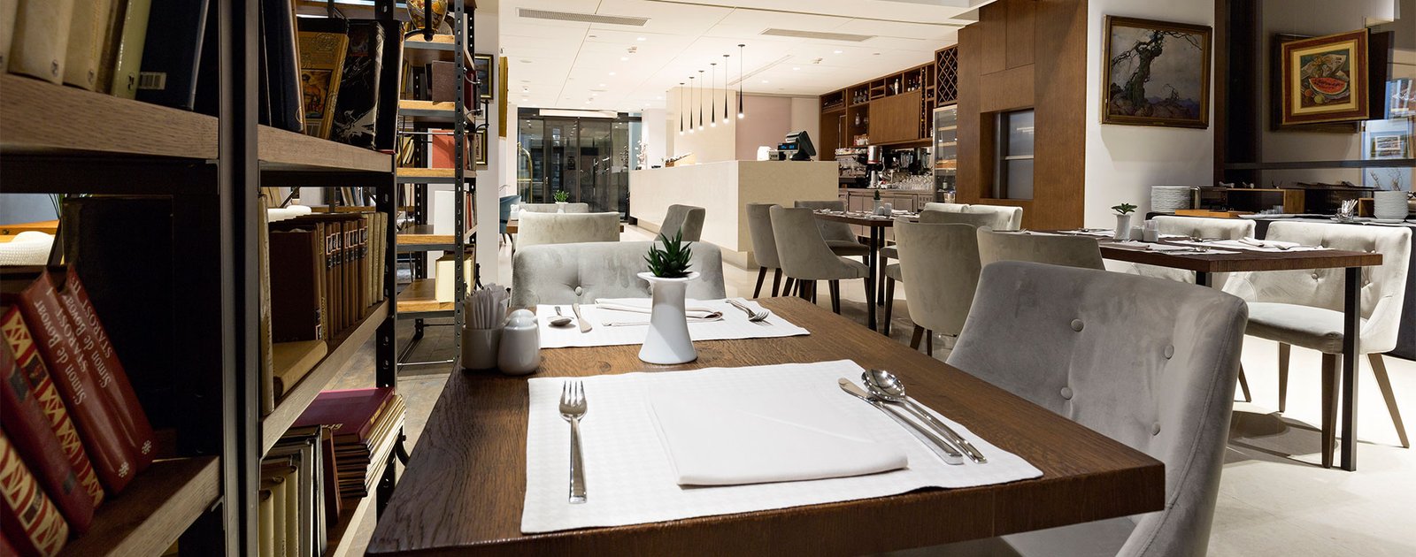 Envoy Hotel, envoy restaurant & bar