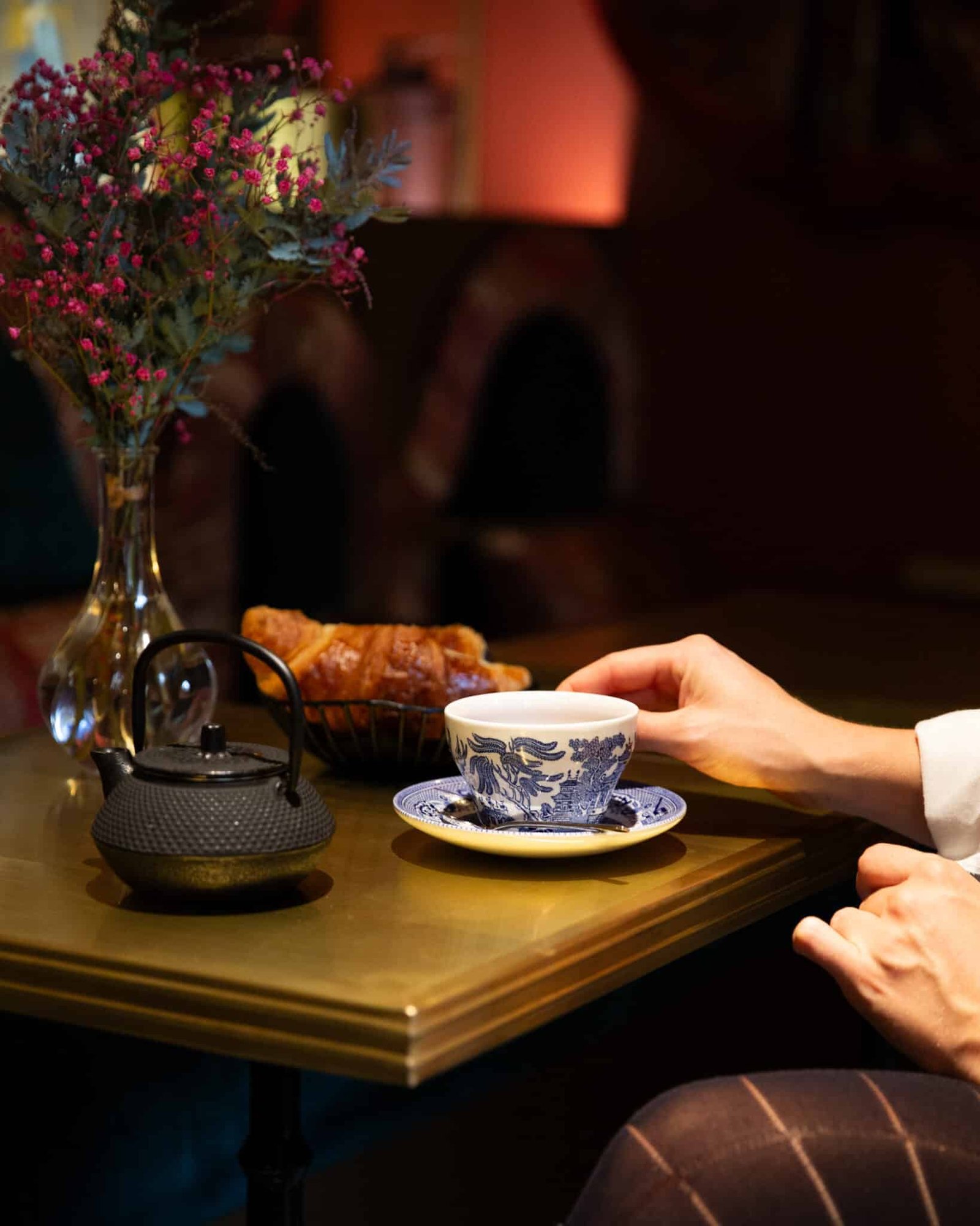Hôtel La Particulière, at the table