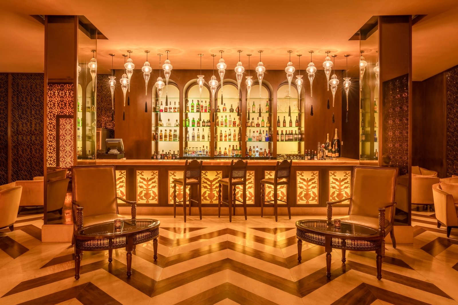 Sofitel Bahrain Zallaq Thalassa Sea & Spa, at the table