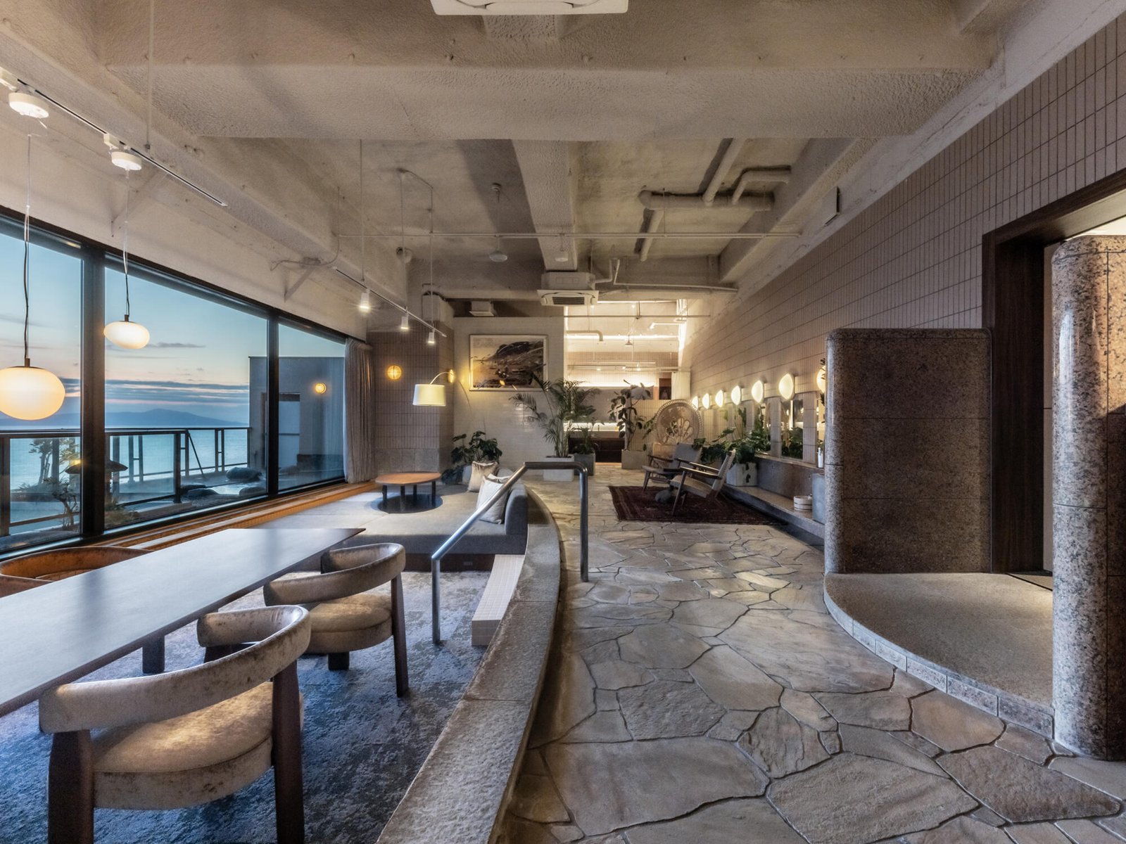 IZU RETREAT ATAWAGA SUIKO by Onko Chishin, rooms
