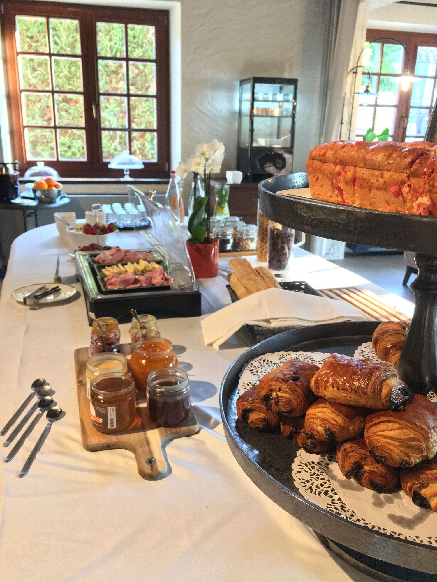 Relais Manderen, at the table
