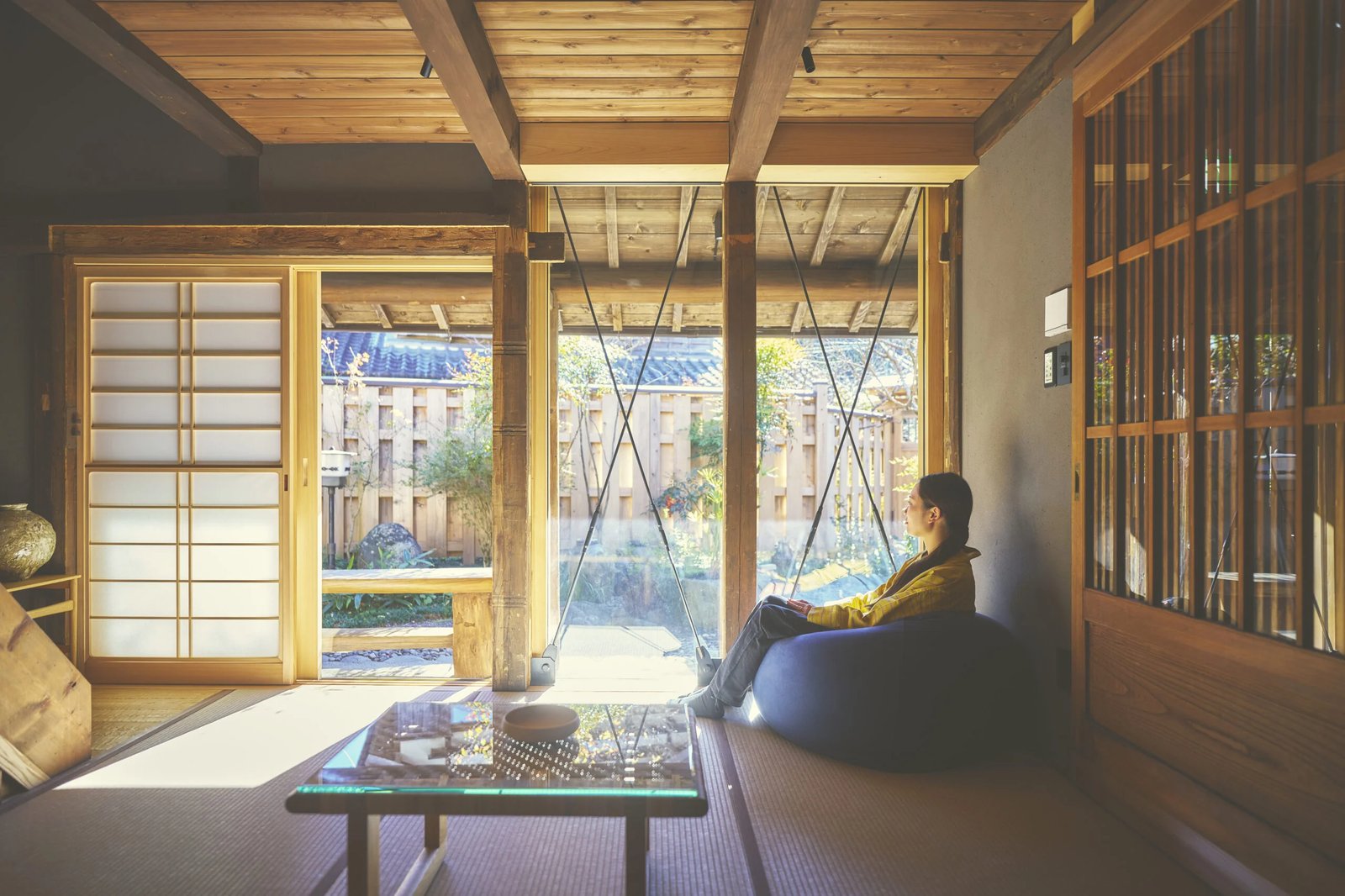 Izumigaya Crafts Inn Waraku - Front Office, rooms