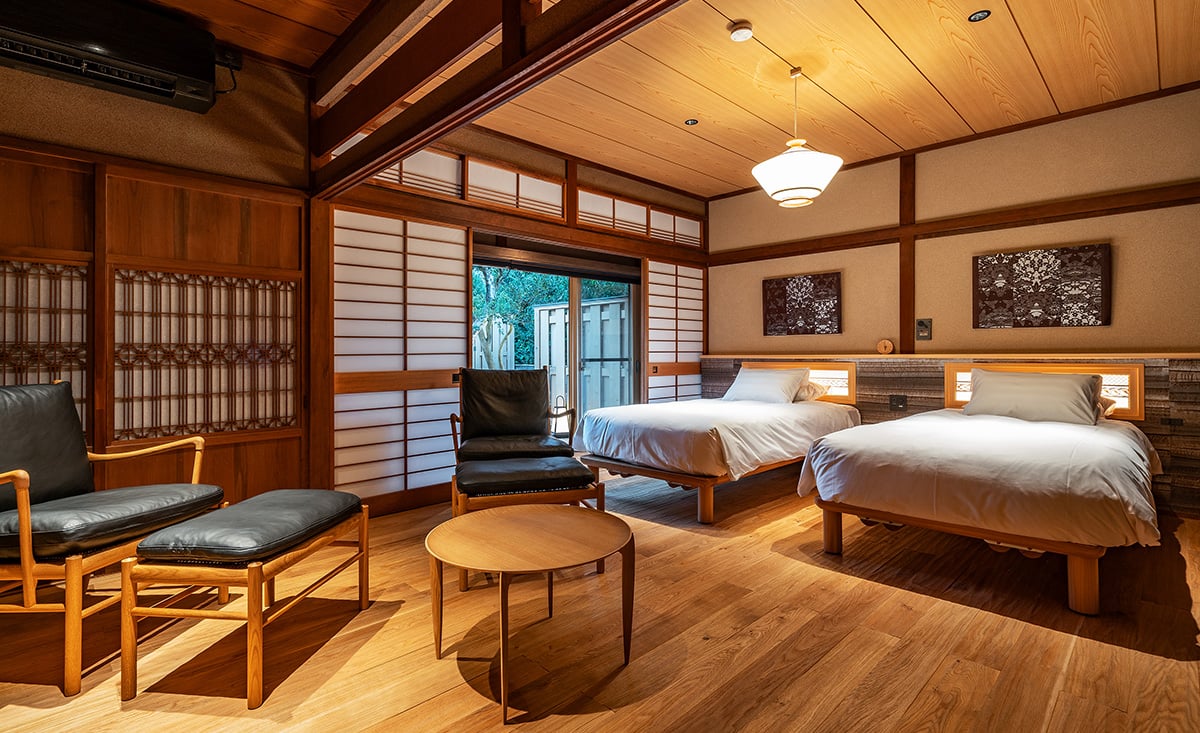 Izumigaya Crafts Inn Waraku - Front Office, rooms