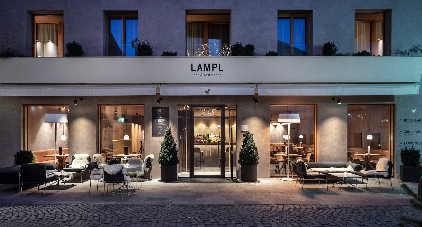 Hotel Lamm, at the table