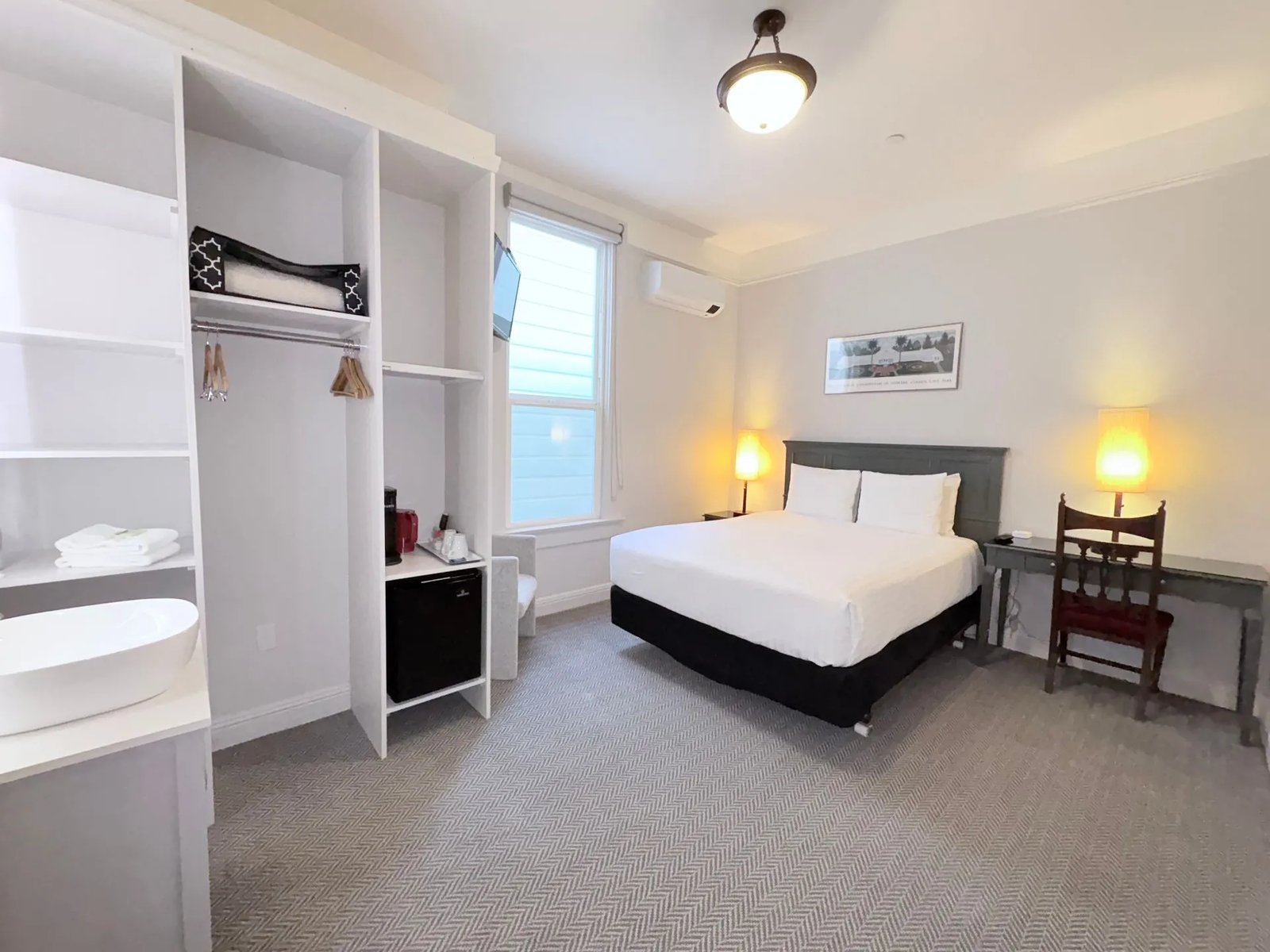 The Grove Inn — rooms
